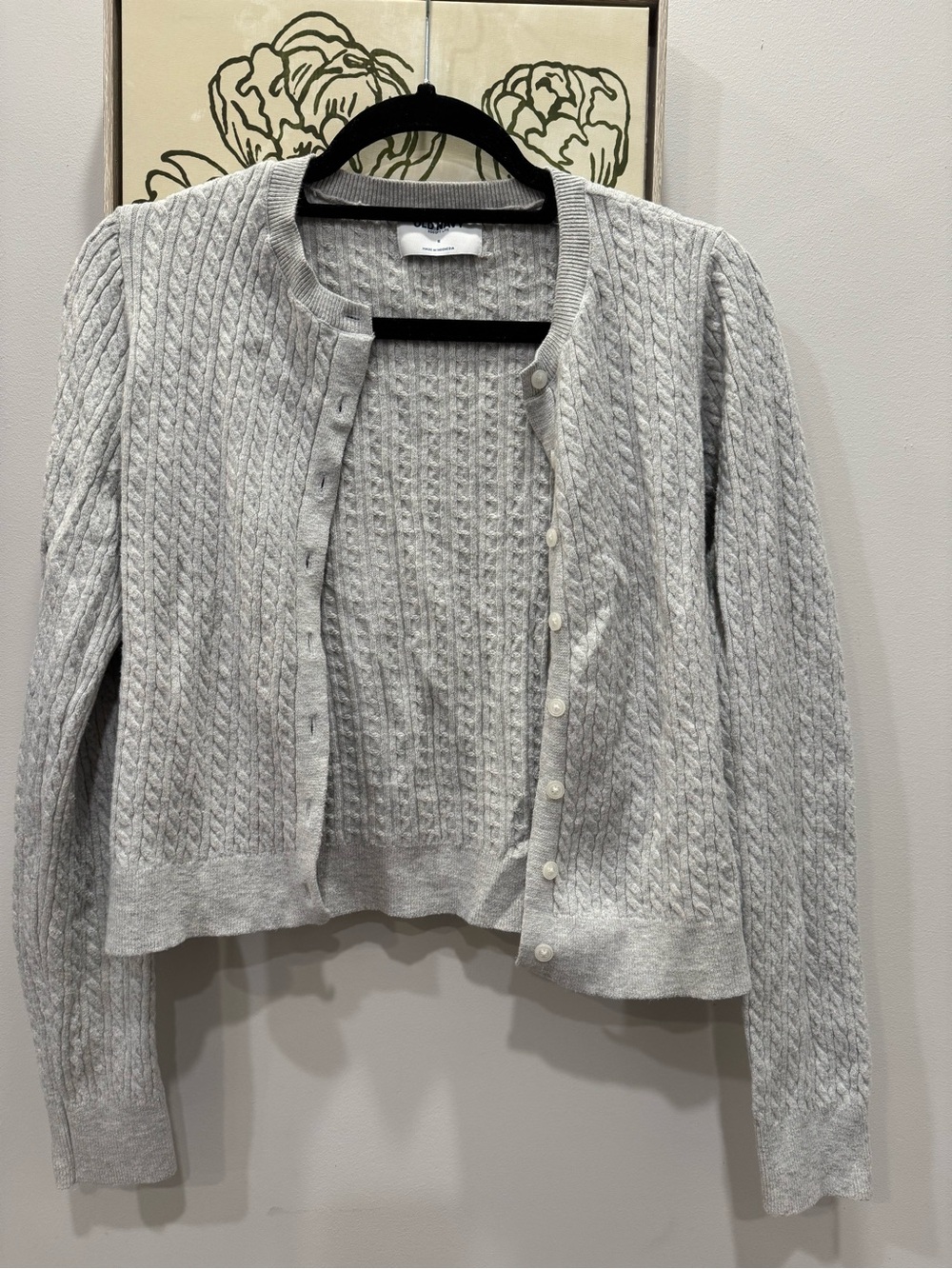 Old Navy Light Gray Cable Knit Cardigan Sweater Women’s Small ~ GOOD COND
